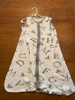 Burt's Bees Baby White Sleep Sack with Gray Trim & Yellow Bee Print Medium 6-12M